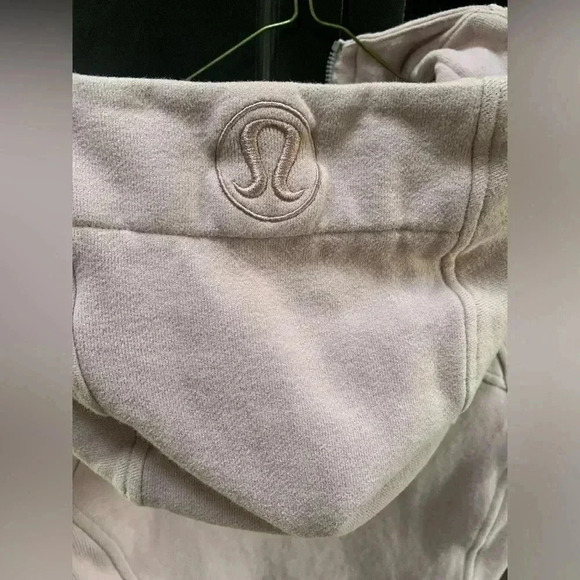 Lululemon on Woman’s Jacket size 4 - Picture 8 of 10